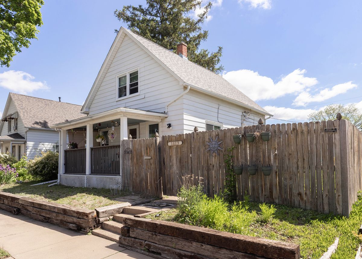 1413 40th Street, Rock Island, IL 61201