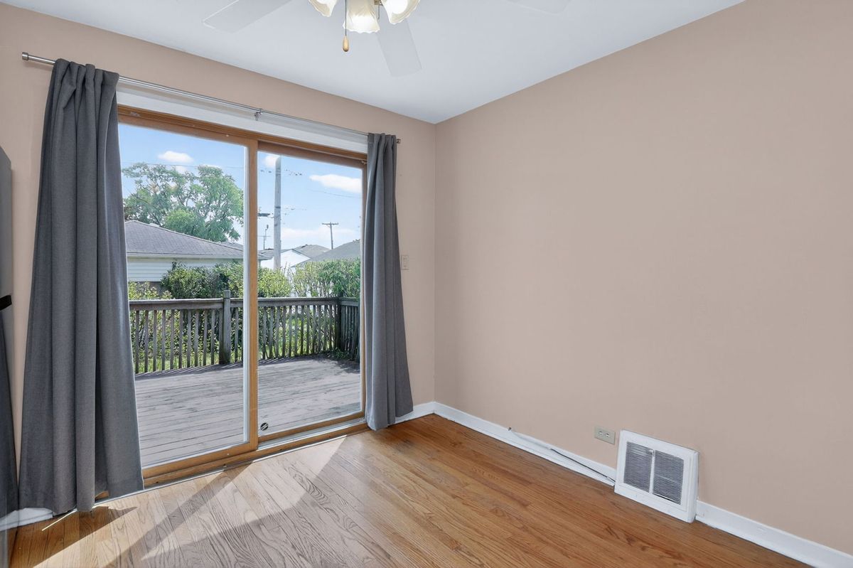 2213 Park Avenue, North Riverside, IL 60546