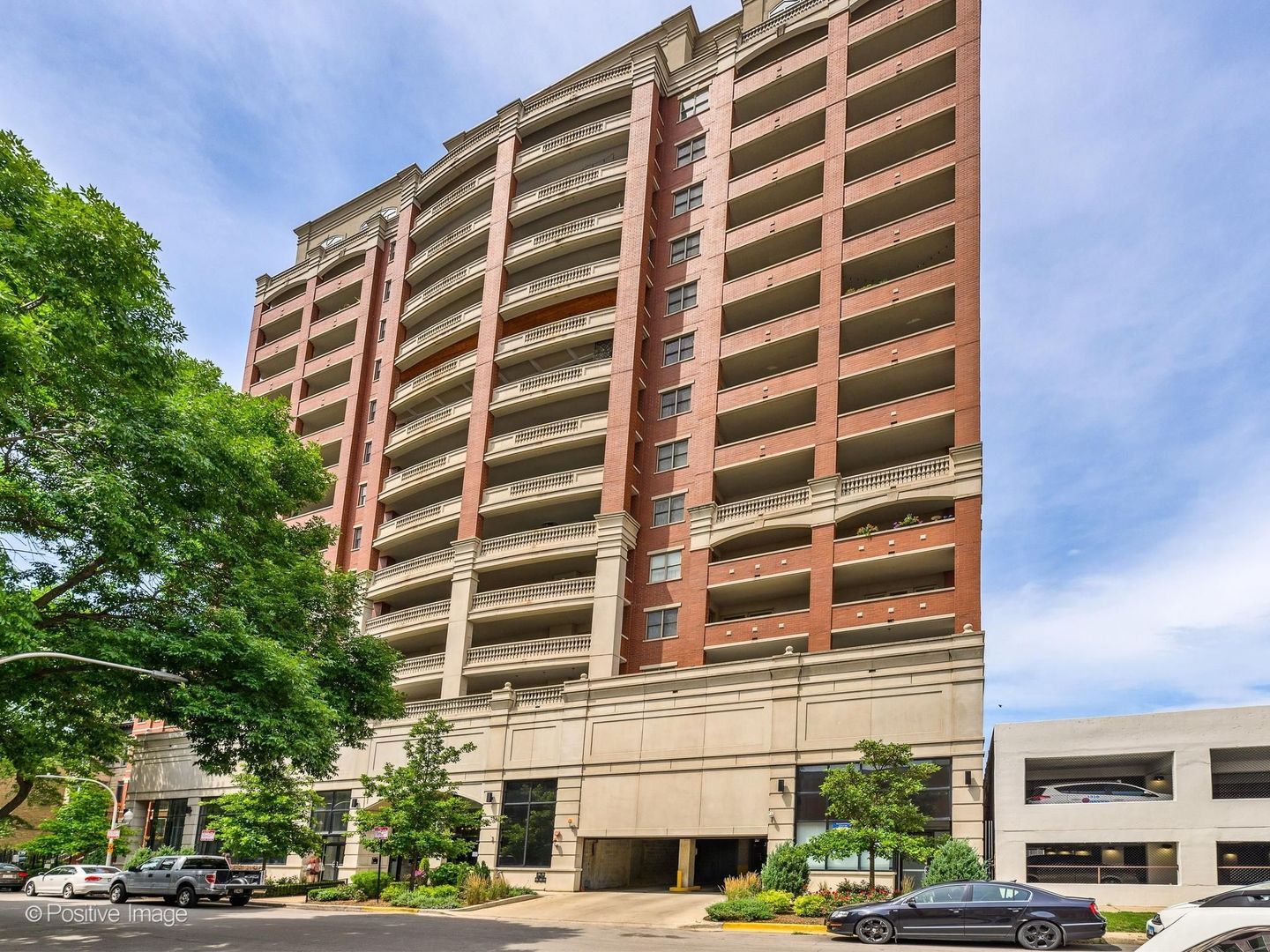 828 W Grace Street #1404 — Chicago, IL 60613