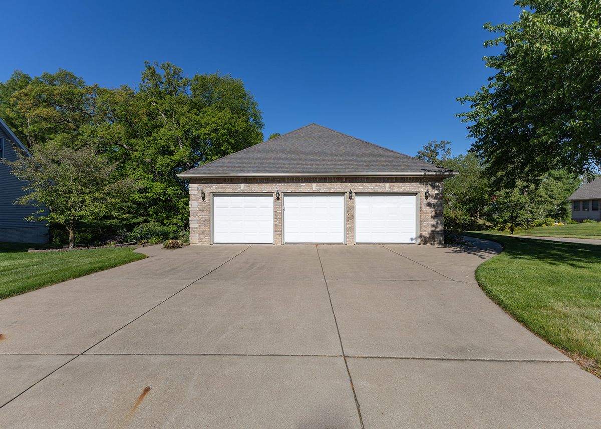 858 45th Avenue, East Moline, IL 61244