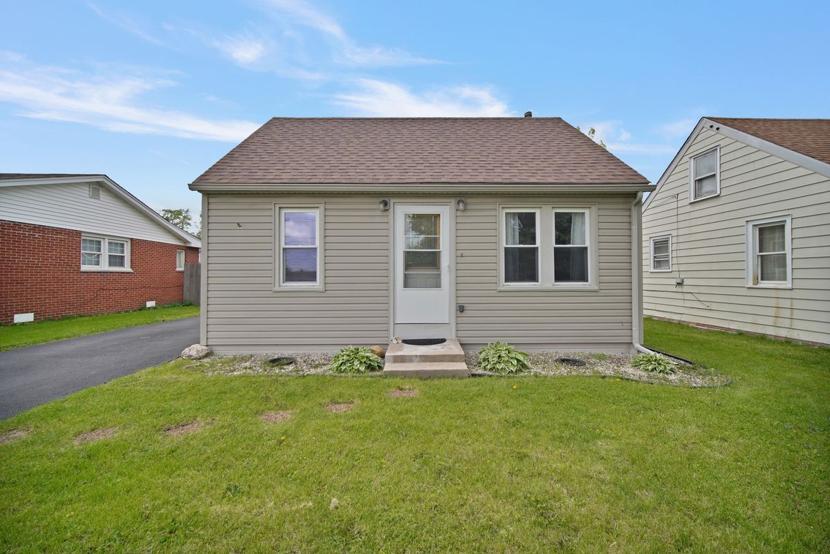 7936 NASHVILLE Avenue, Burbank, IL 60459