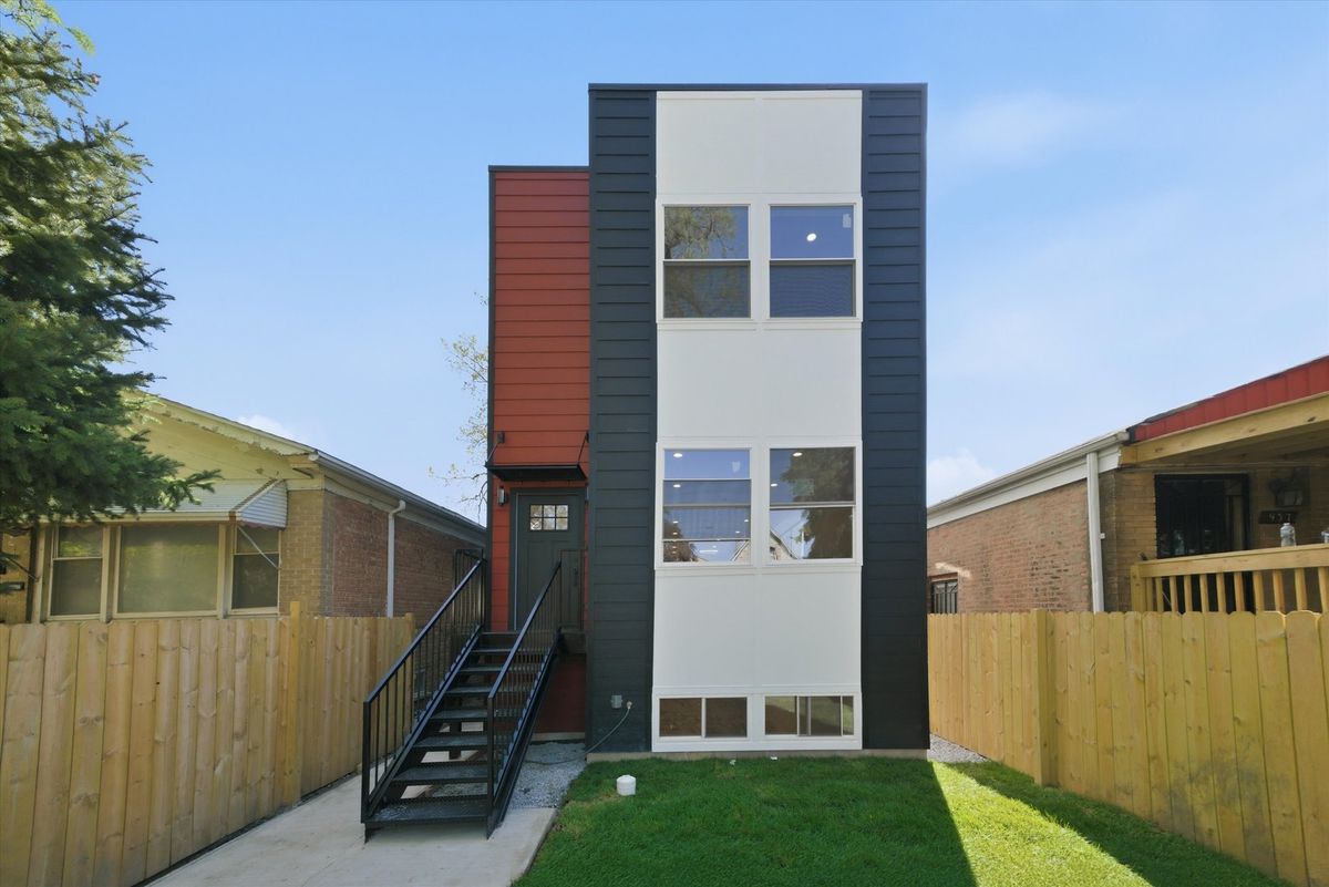 939 Harding Avenue, Chicago, IL 60651