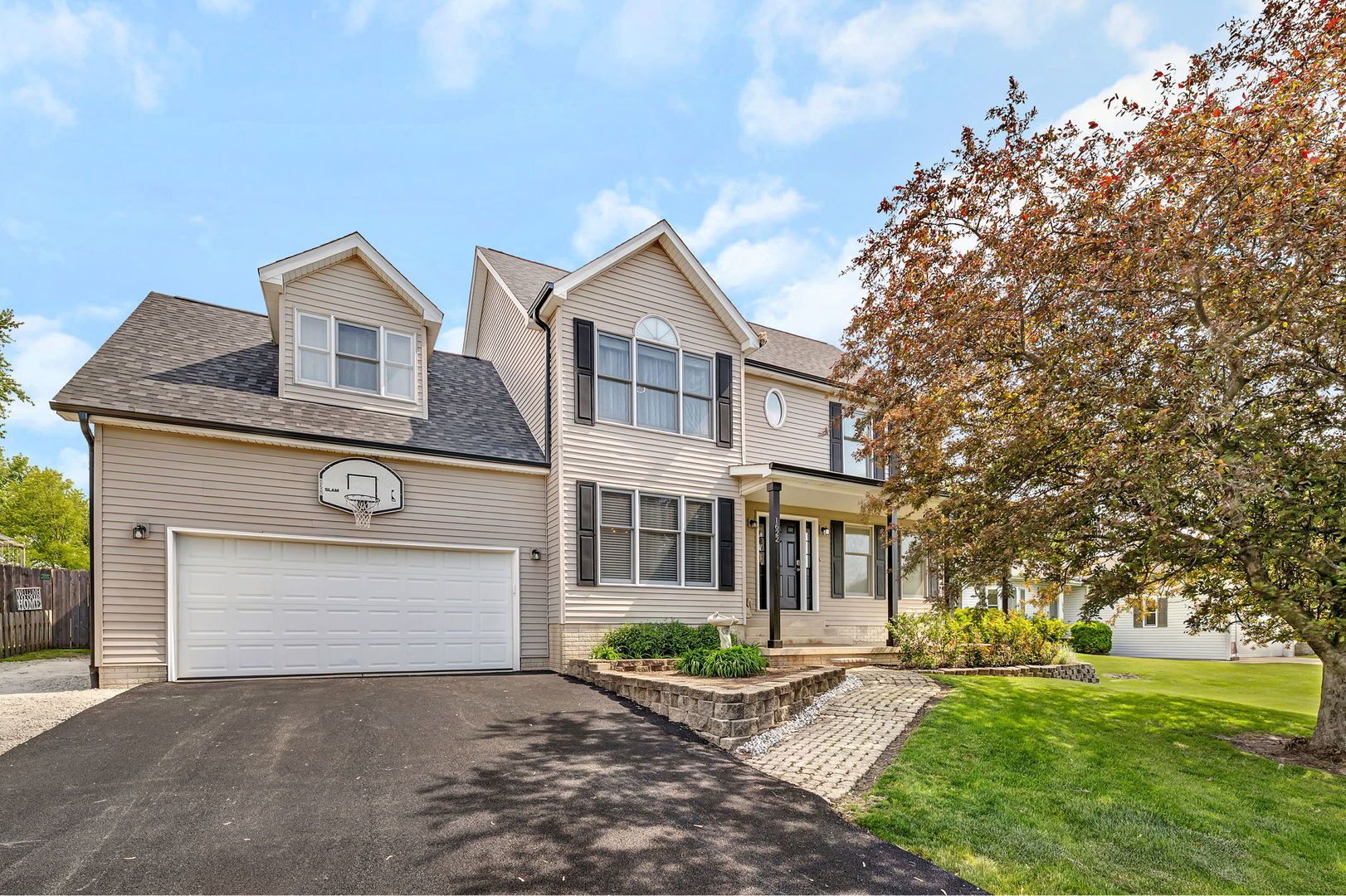 1622 Holiday Dr — Lake Holiday, IL 60548