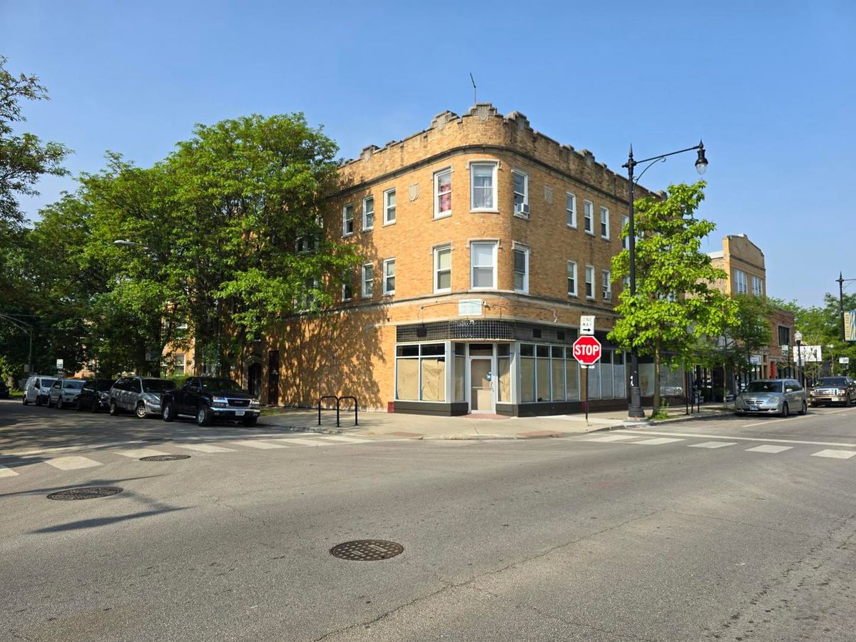 3305 Bryn Mawr Avenue, Chicago, IL 60659