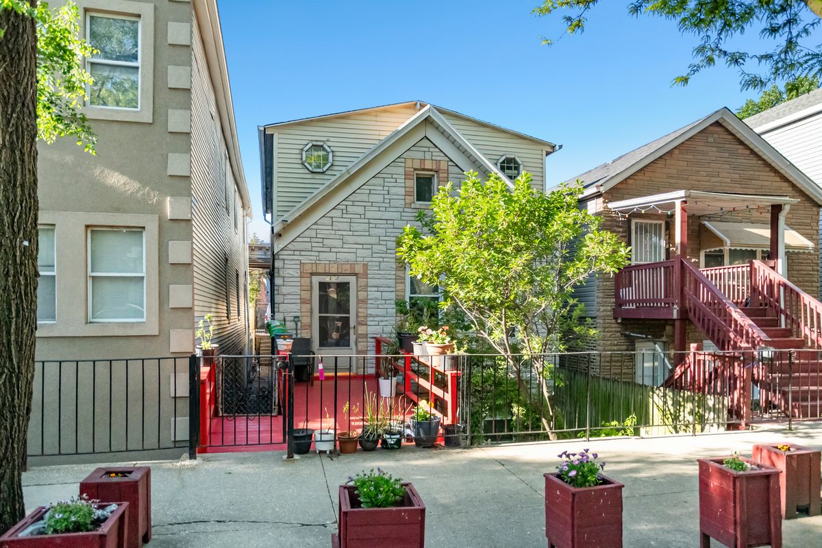 2123 W Cullerton Street, Chicago, IL 60608