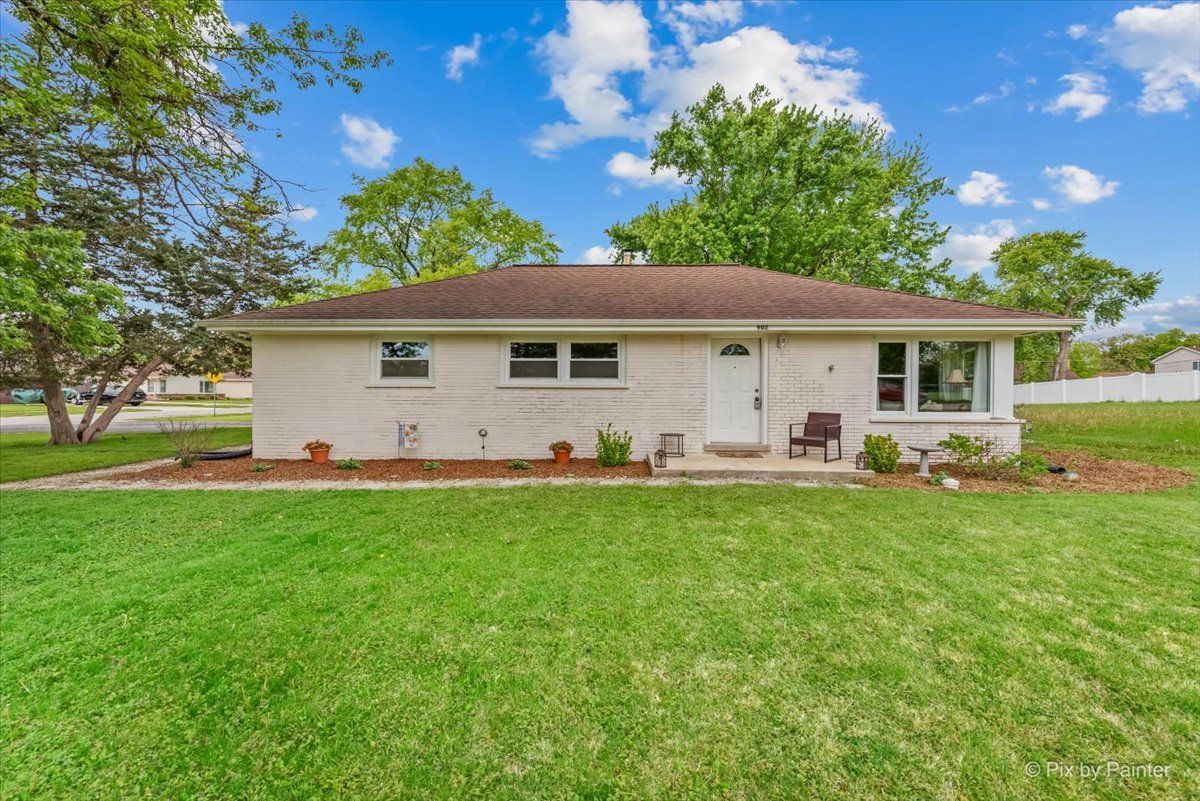 902 Stonemill Avenue, Addison, IL 60101