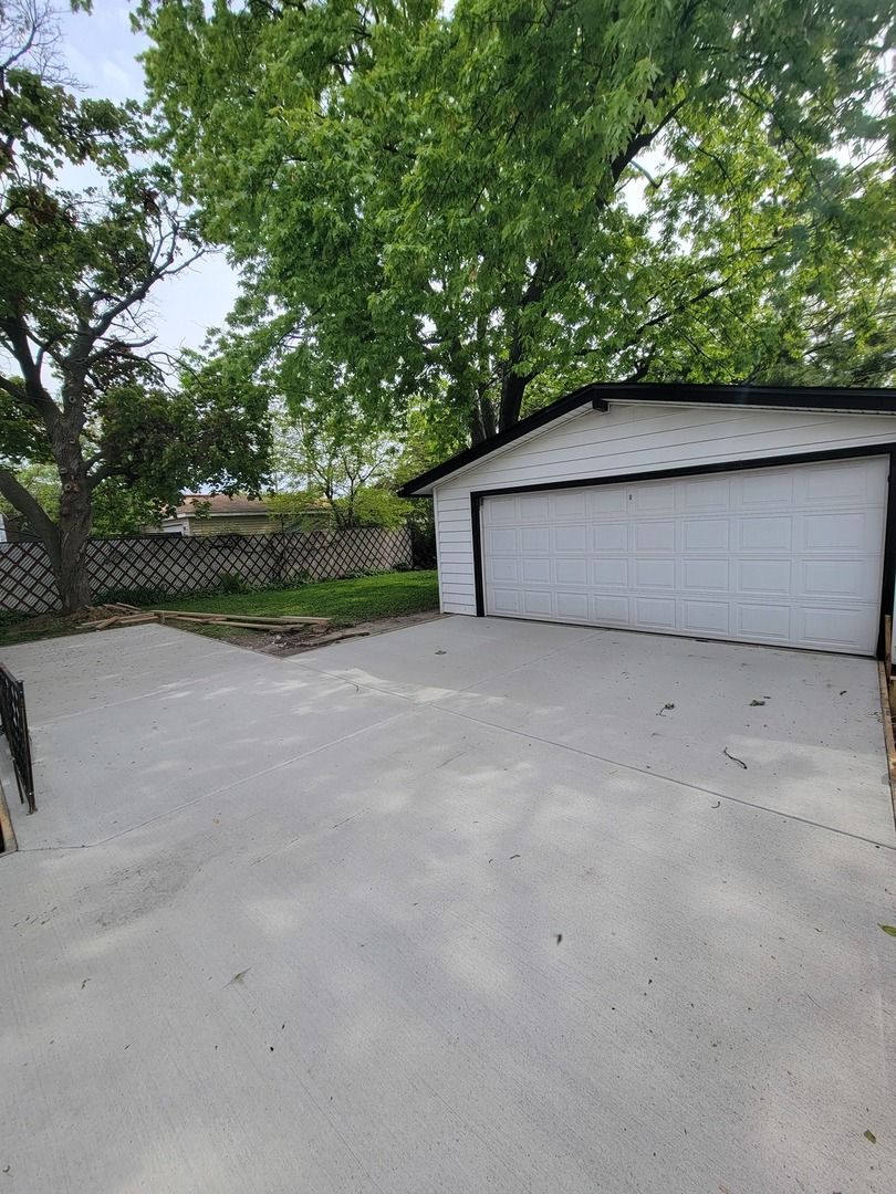 8429 MASON Avenue, Morton Grove, IL 60053
