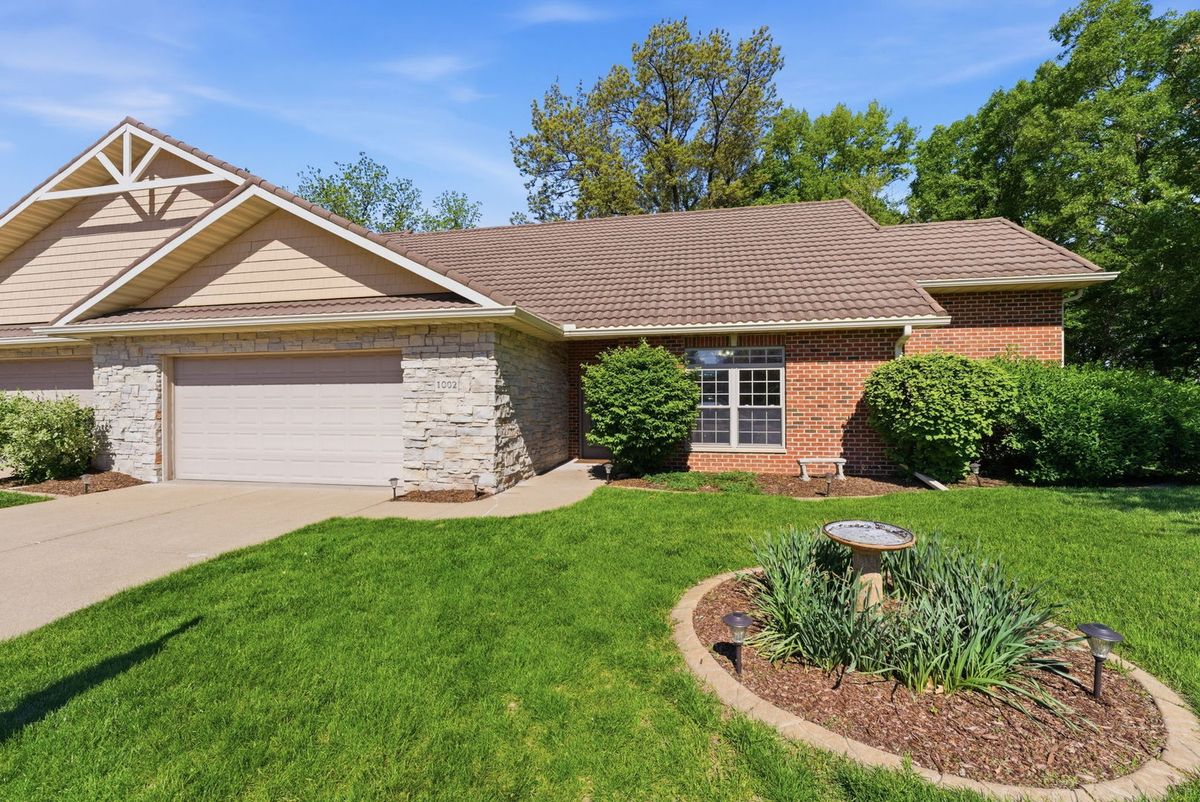 1002 2nd Street Court, Moline, IL 61265