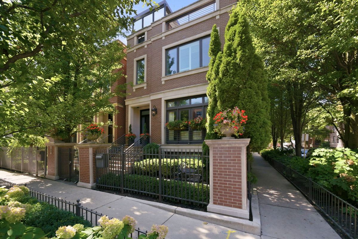 2658 Mildred Avenue, Chicago, IL 60614