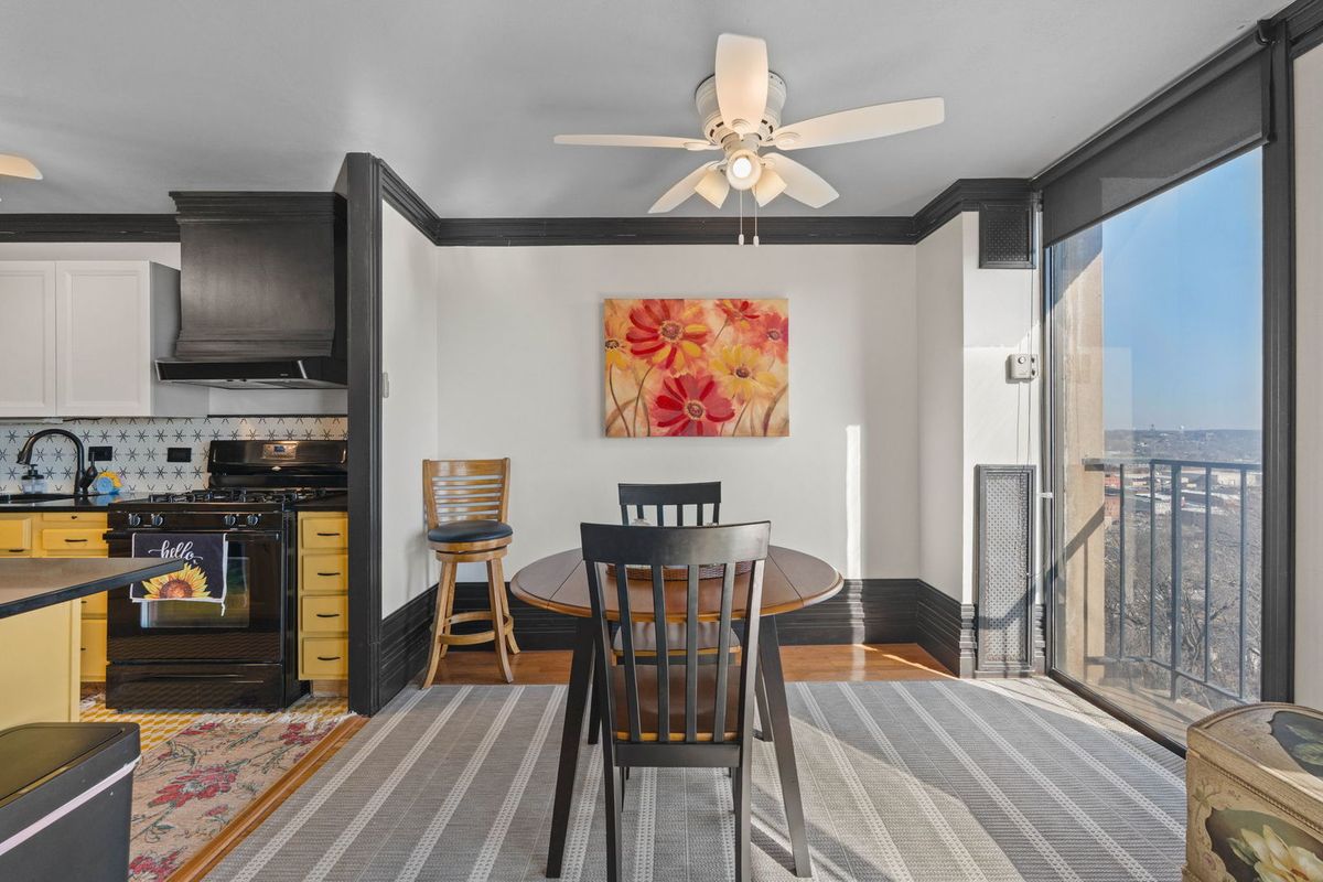1800 7th Street #10E, East Moline, IL 61244