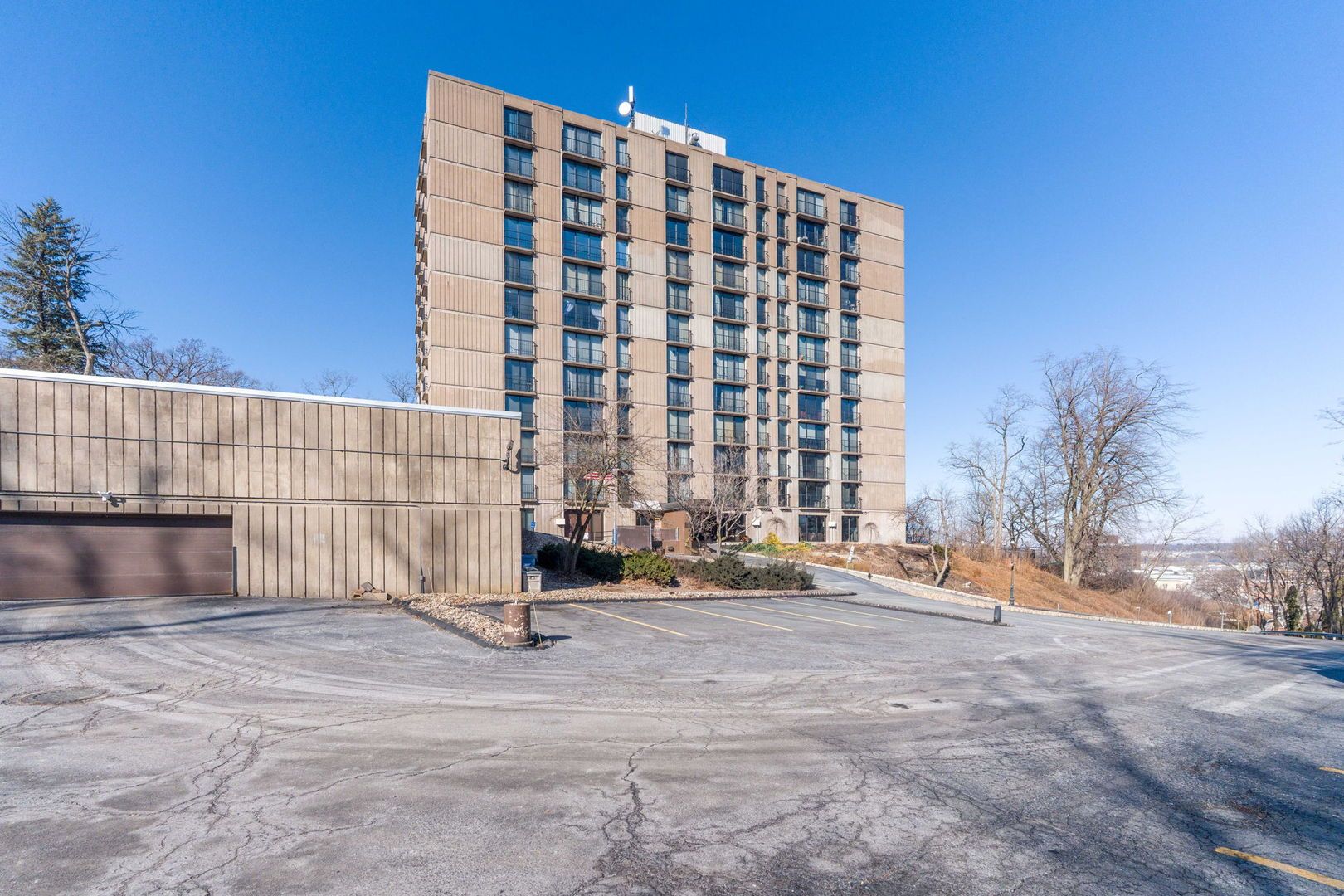 1800 7th Street #10E — East Moline, IL 61244