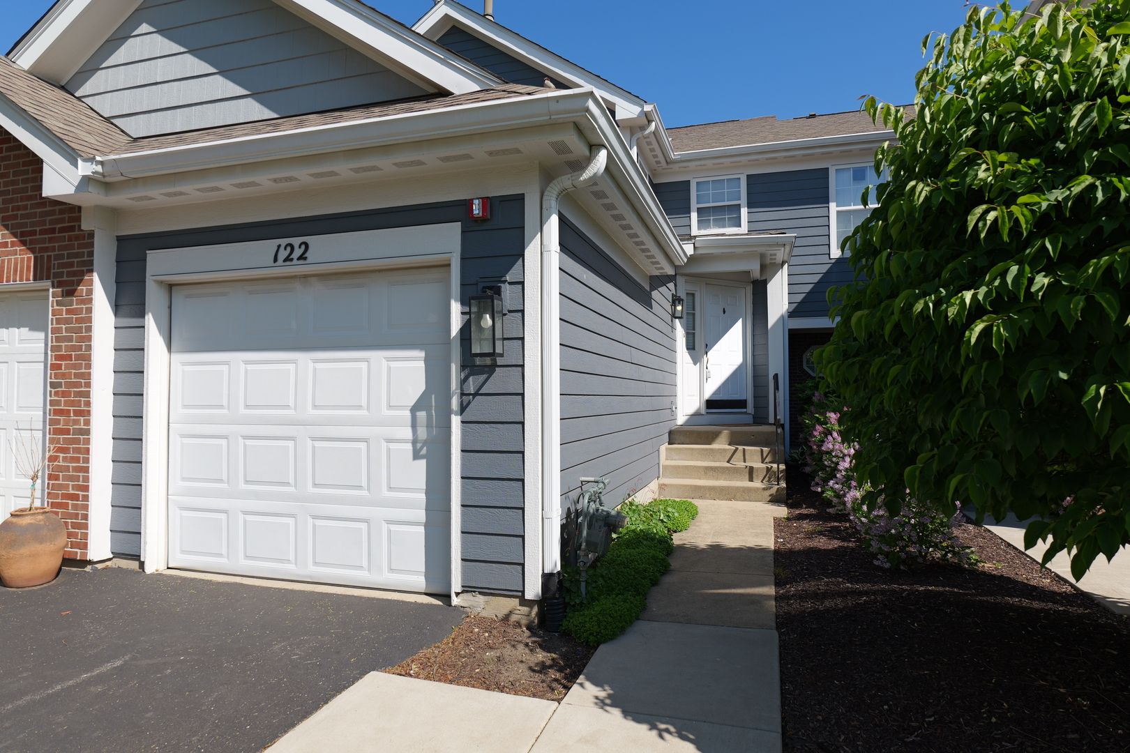 122 Kennebunk Court — Glendale Heights, IL 60139