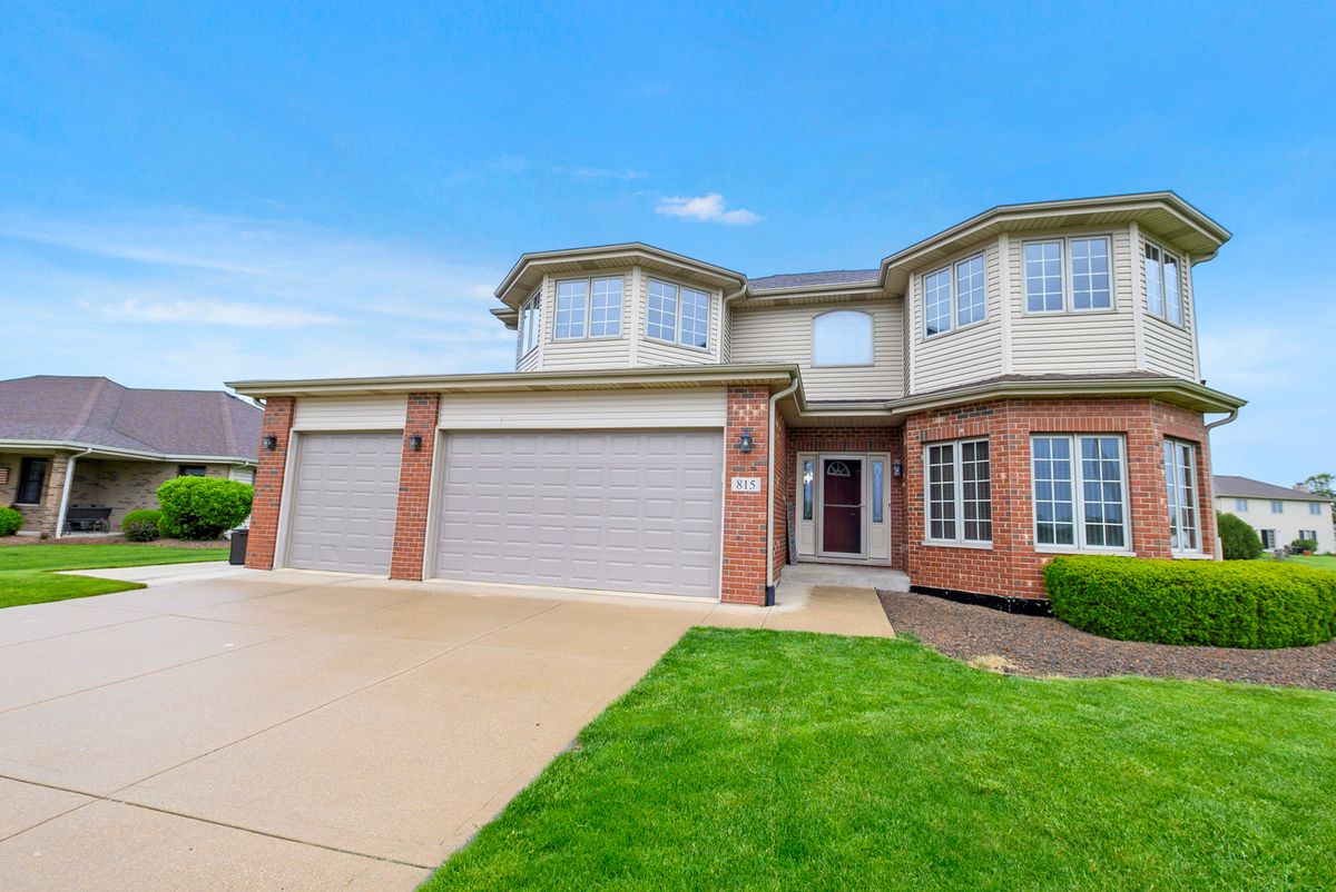 815 Meadow Path, Manteno, IL 60950
