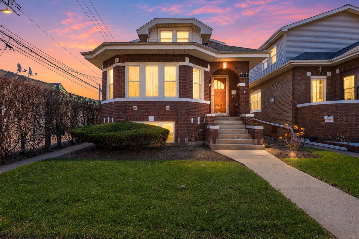 5615 Henderson Street, Chicago, IL 60634
