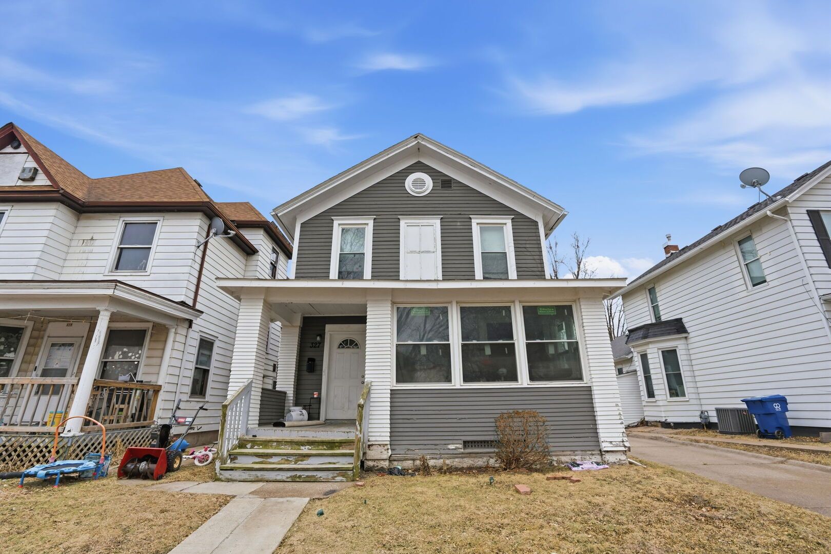 327 E 11th Street