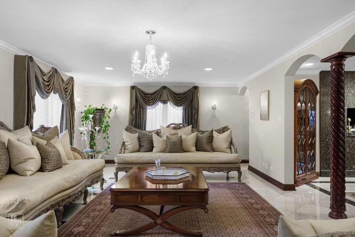 14800 108th Avenue, Orland Park, IL 60467