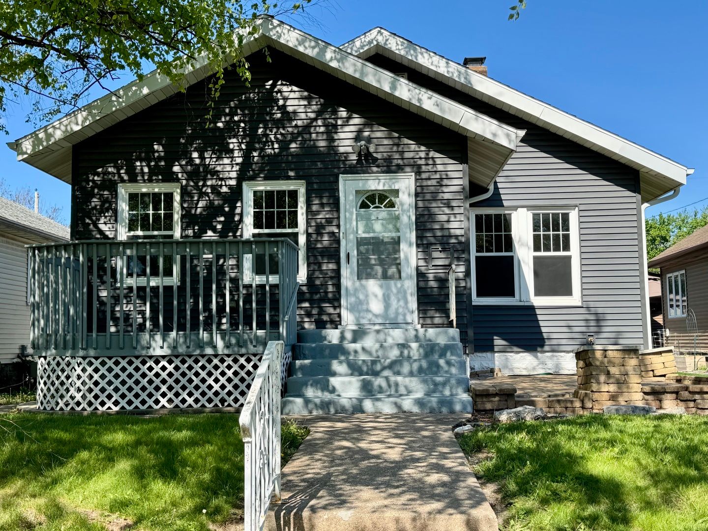3014 DAVENPORT Avenue — Davenport, IA 52803