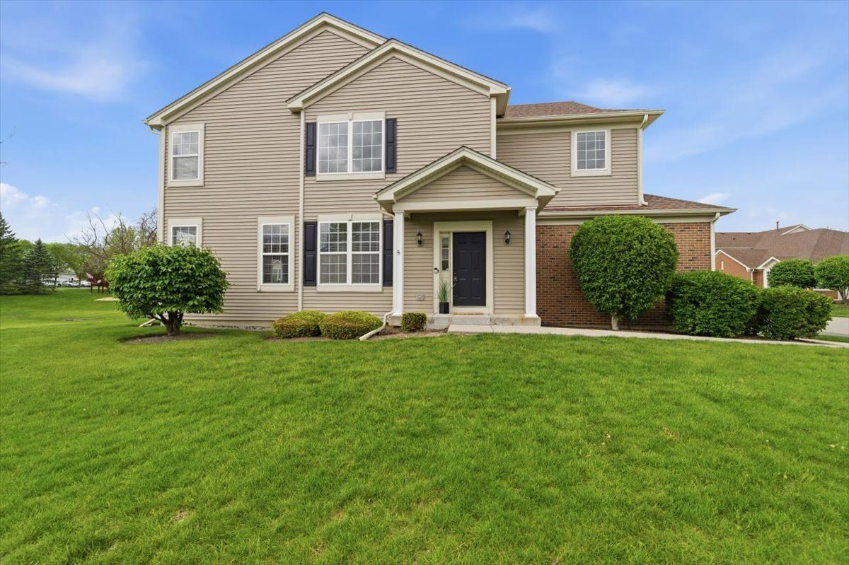 70 Regent Drive, Gilberts, IL 60136