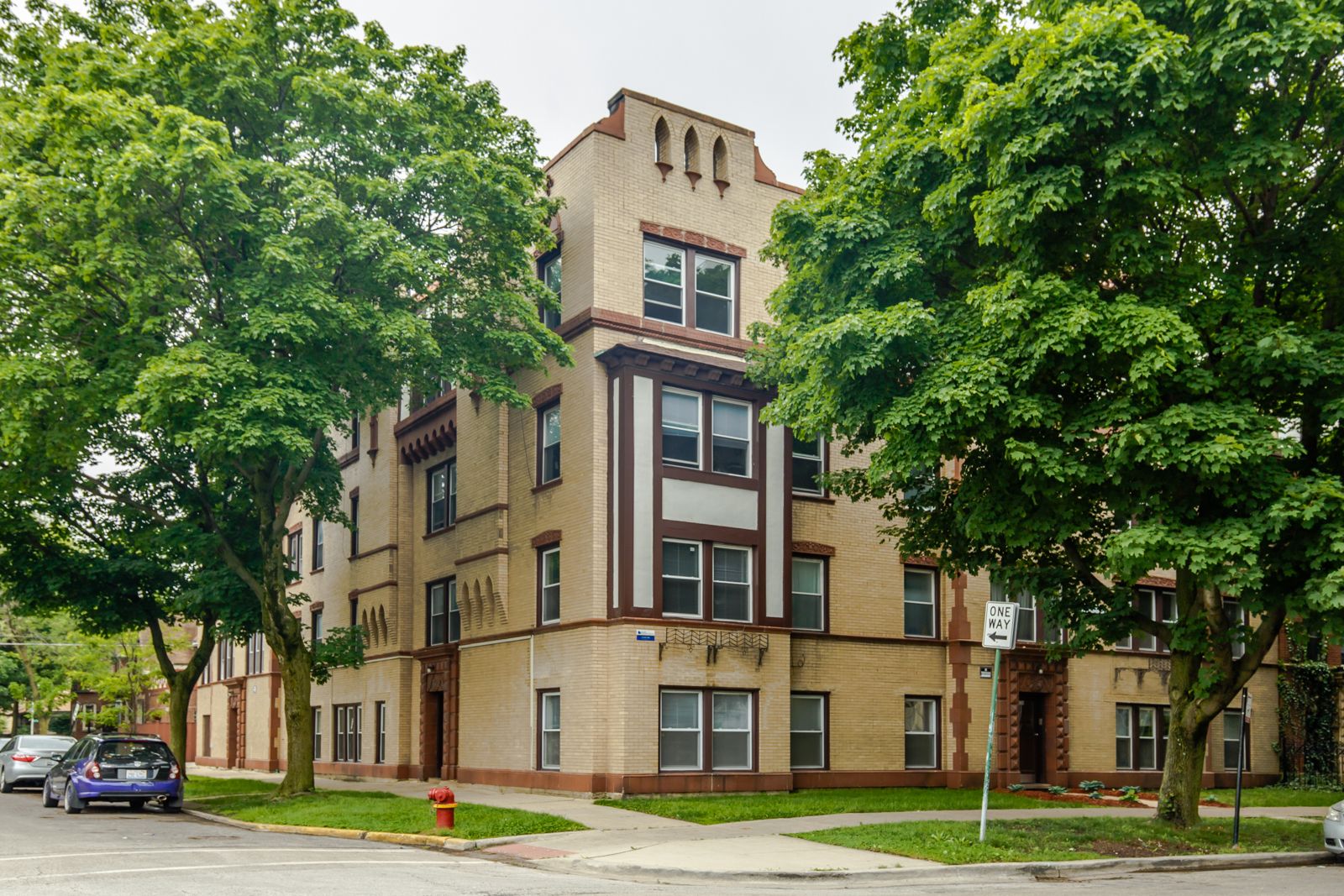 6754 N Hermitage Avenue #1 — Chicago, IL 60626