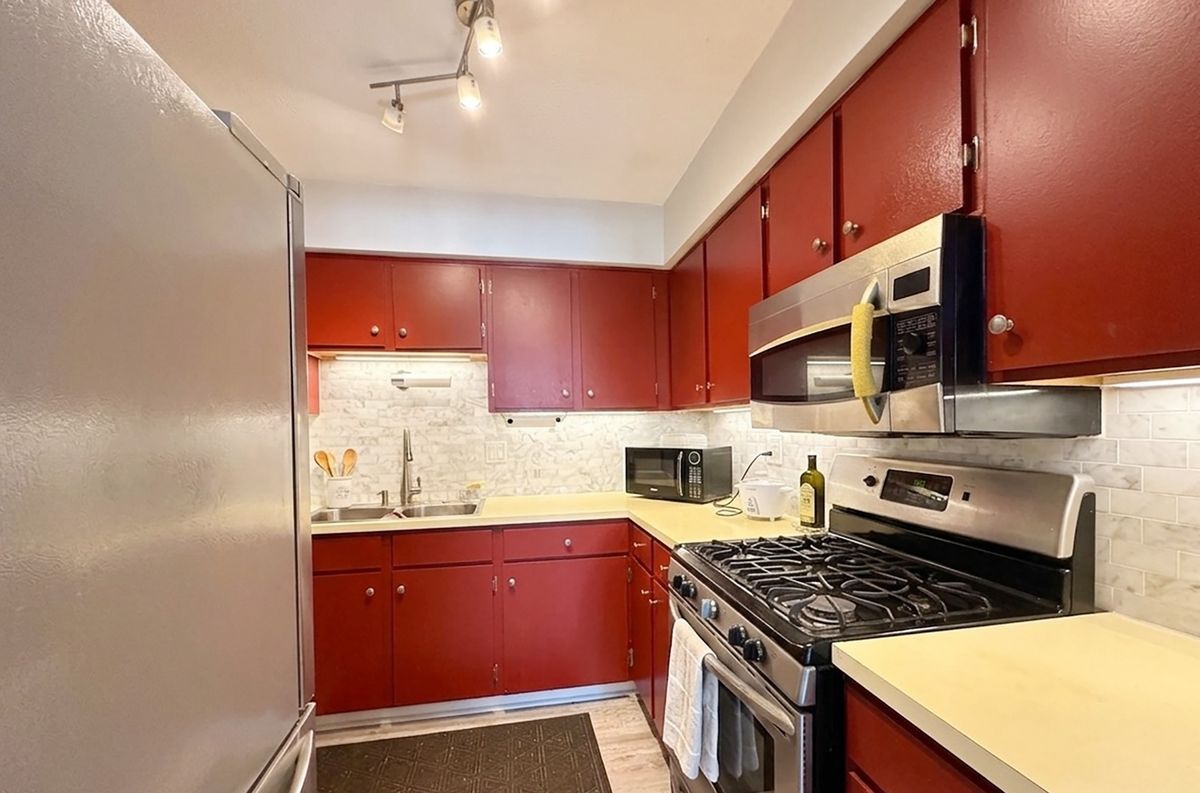 5500 Lincoln Avenue #510-E, Morton Grove, IL 60053