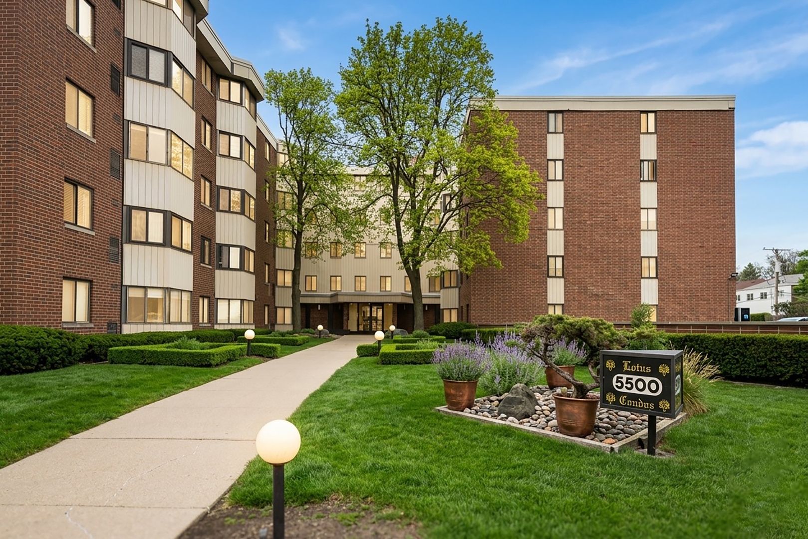 5500 Lincoln Avenue #510-E — Morton Grove, IL 60053