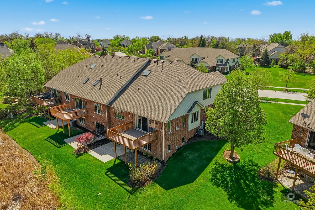 12198 Oxford Court, Lemont, IL 60439