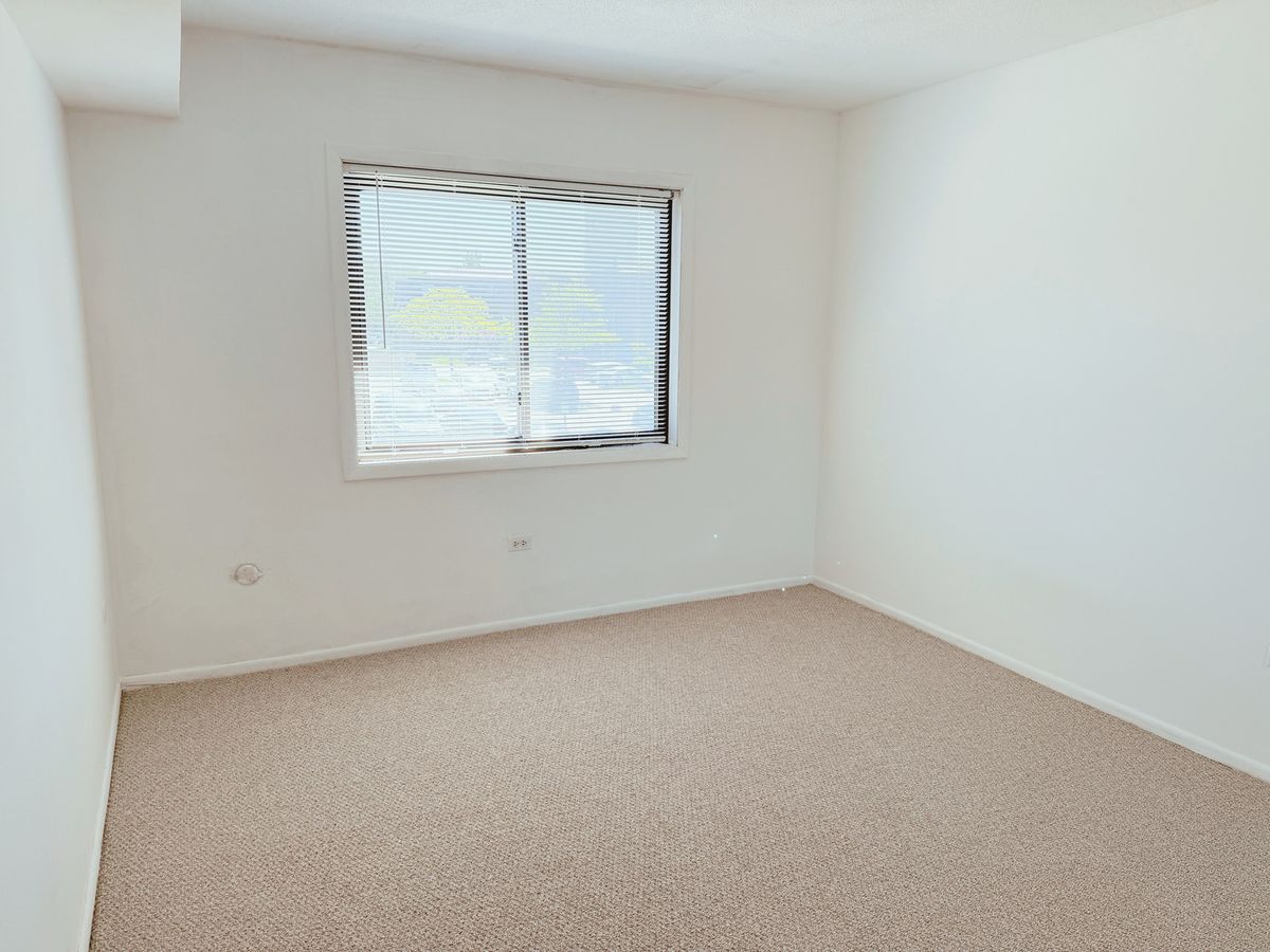 718 Cobblestone Circle #C, Glenview, IL 60025