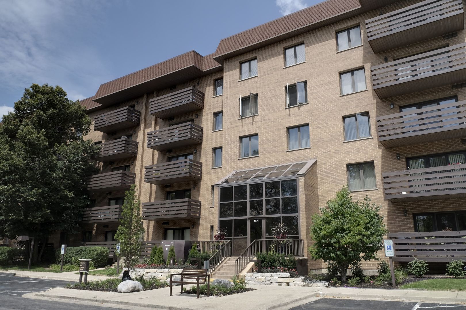 1910 Chestnut Avenue #C116 — Glenview, IL 60025