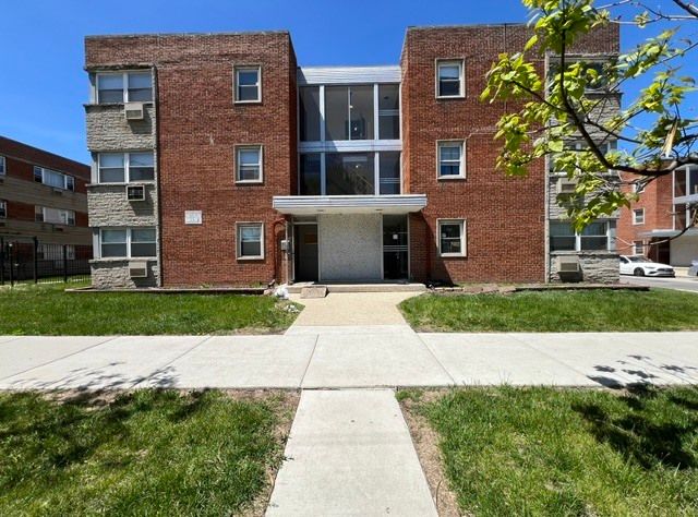 2401 Balmoral Avenue, Chicago, IL 60625
