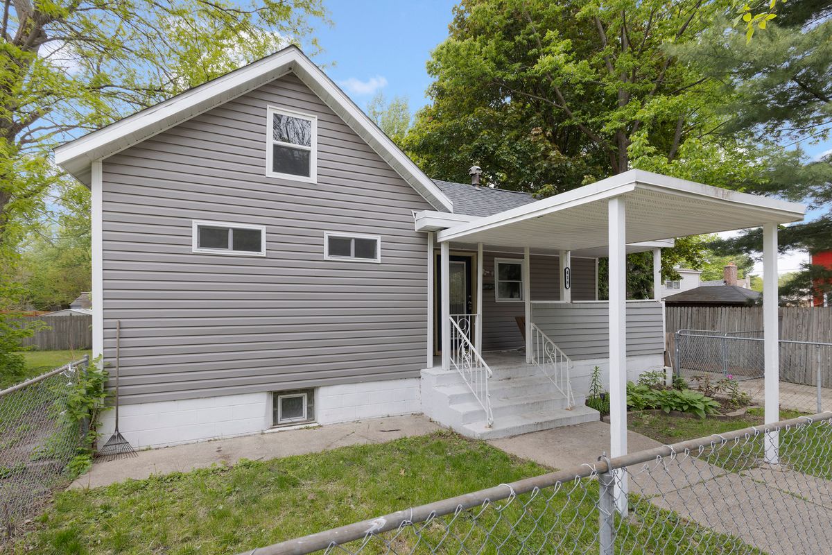 418 Adams Street, Rockford, IL 61107