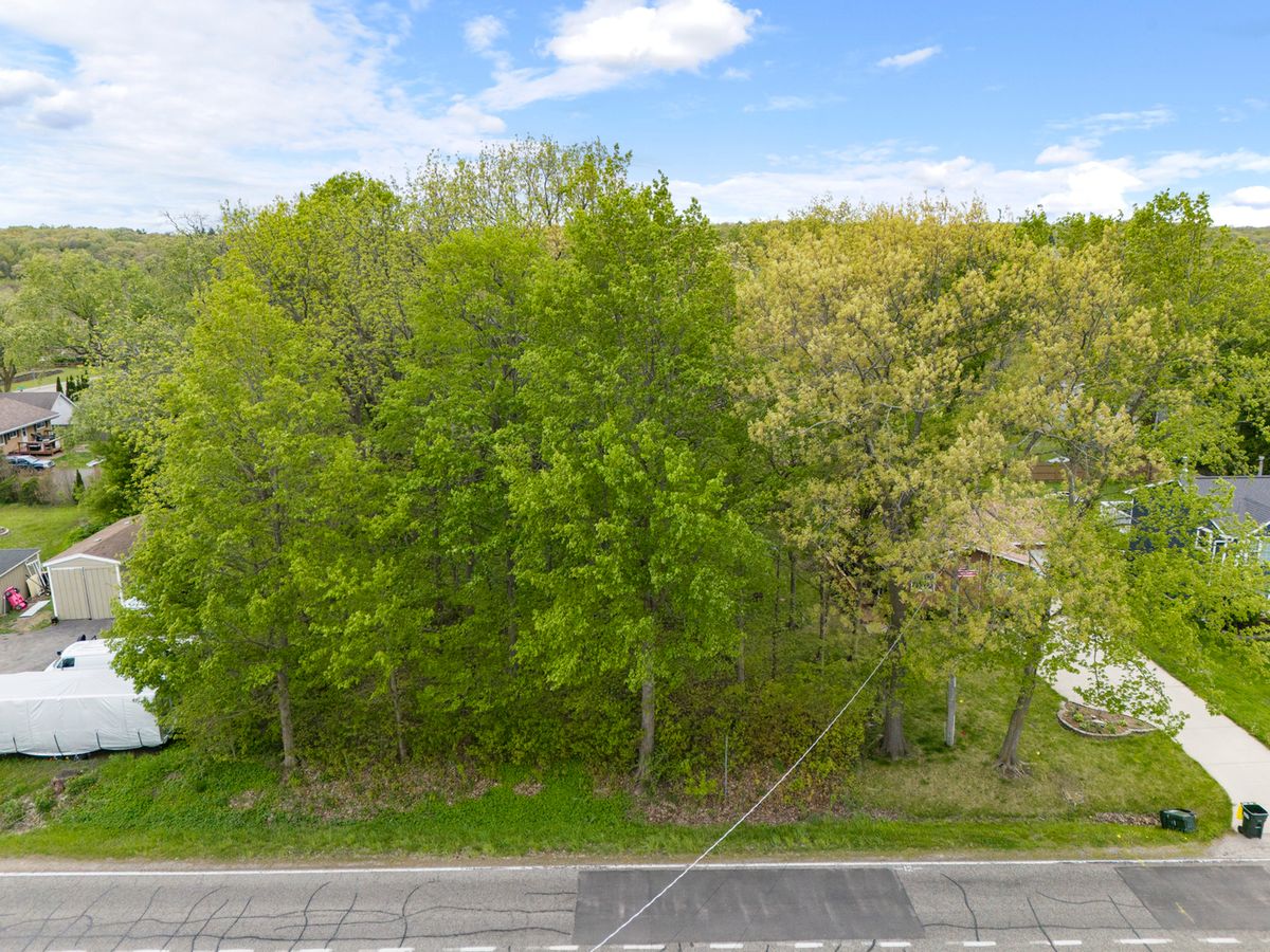 1107 Main Street, Spring Grove, IL 60081