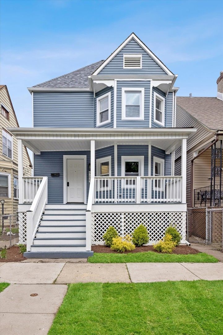 909 Lockwood Avenue, Chicago, IL 60651