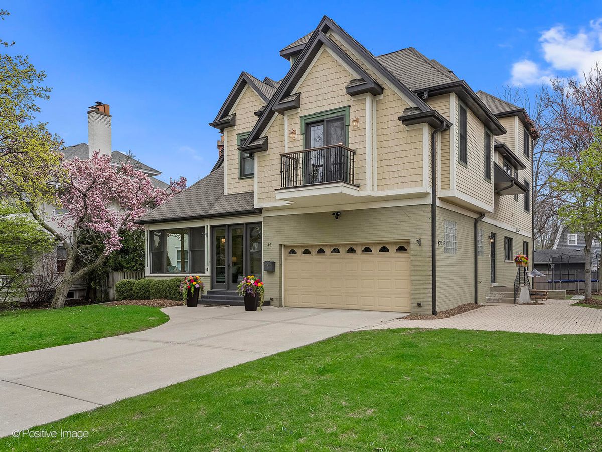451 S SPRING Avenue, La Grange, IL 60525
