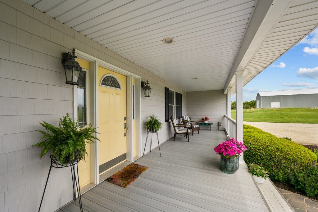 1200 E James B Young Road, Galva, IL 61434