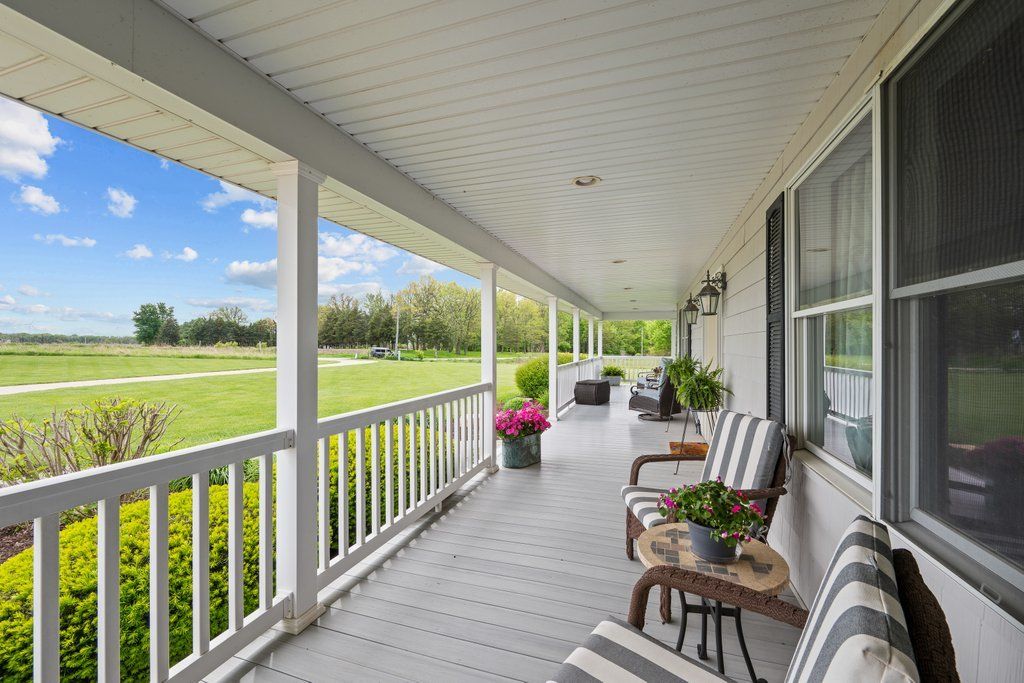 1200 E James B Young Road, Galva, IL 61434