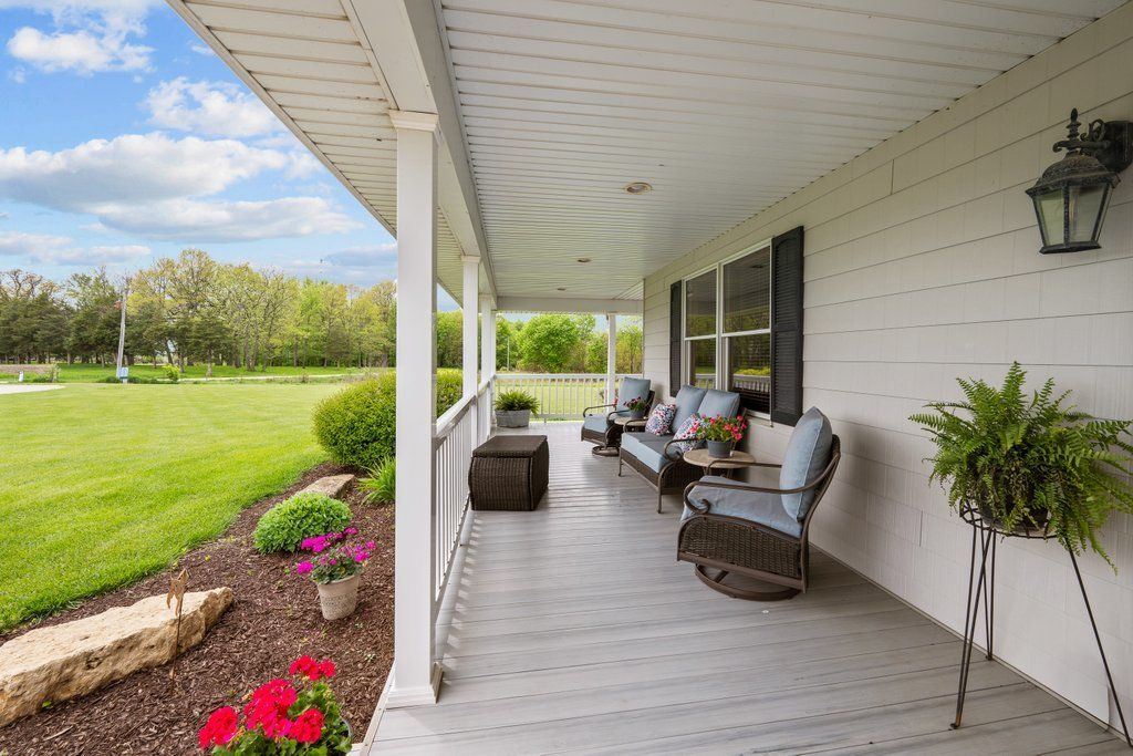 1200 E James B Young Road, Galva, IL 61434