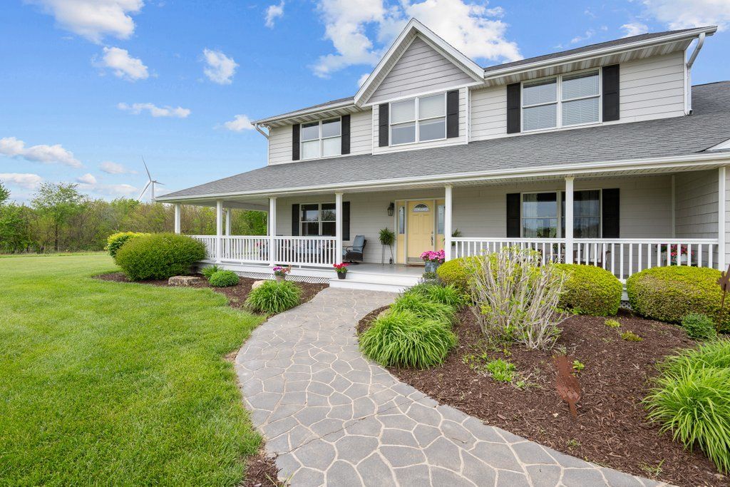 1200 E James B Young Road, Galva, IL 61434