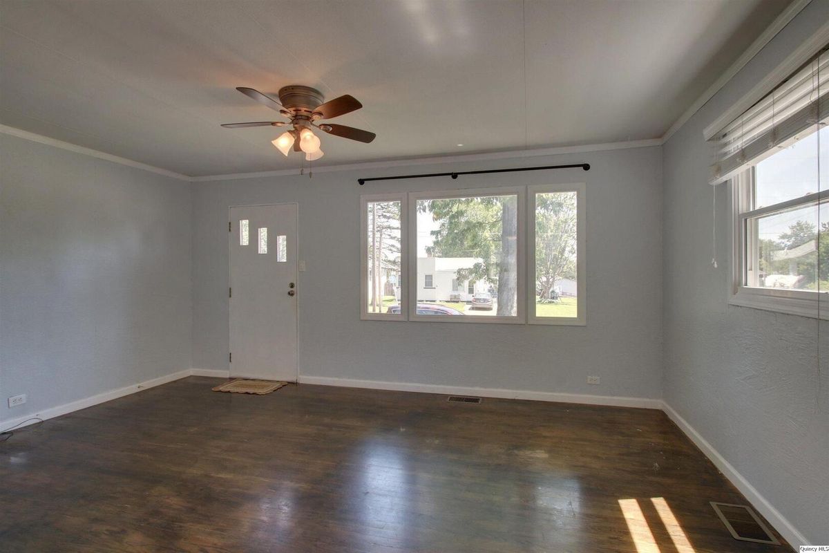 1126 S 16th St., Quincy, IL 62301