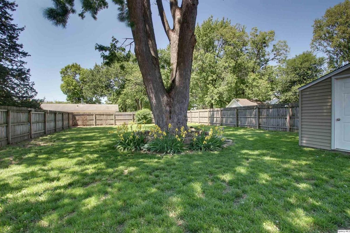 1126 S 16th St., Quincy, IL 62301