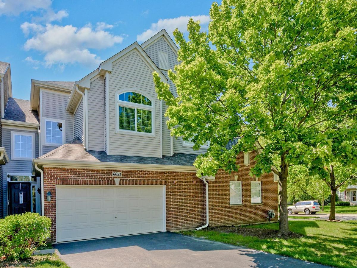 6051 Canterbury Lane, Hoffman Estates, IL 60192