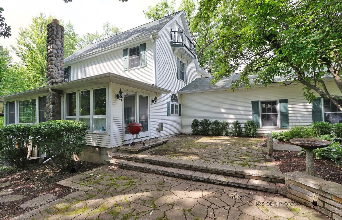 2214 MAIN STREET Road, Spring Grove, IL 60081
