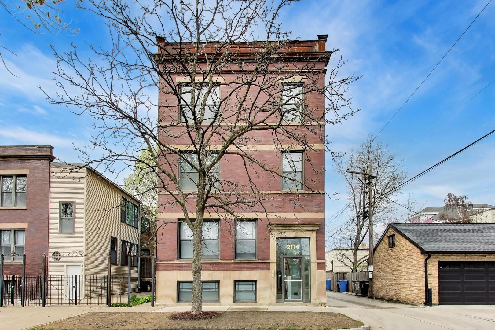 2114 W Byron Street #2 — Chicago, IL 60618