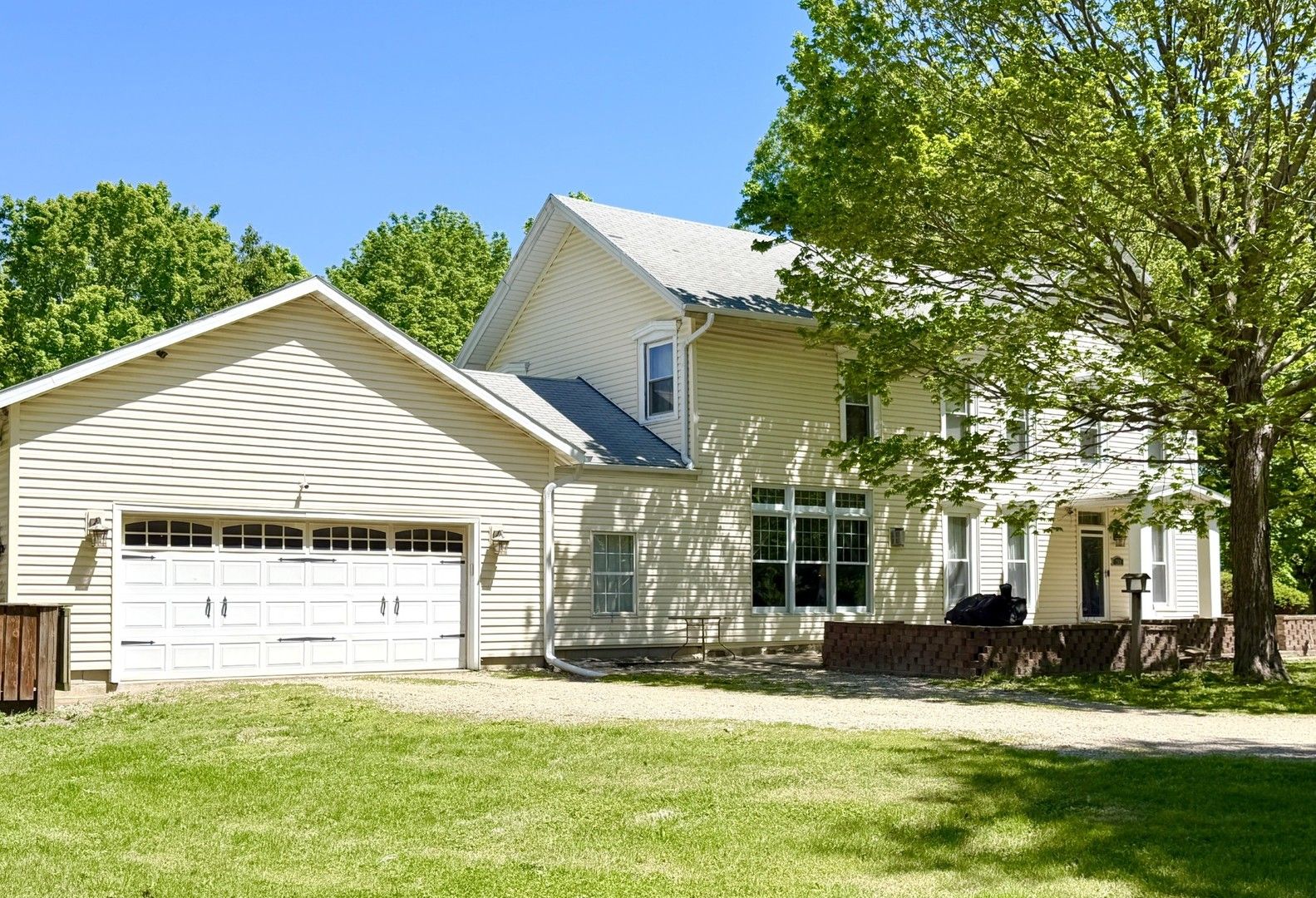 206 S Hawthorne Avenue — Granville, IL 61326