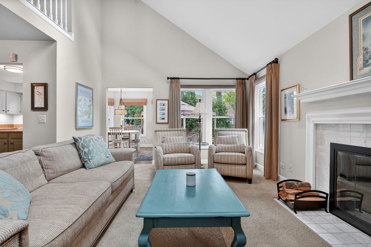 155 Southfield Drive, Vernon Hills, IL 60061