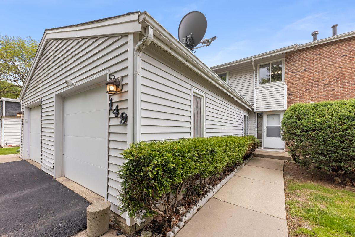 149 Thomas Road, Bolingbrook, IL 60440