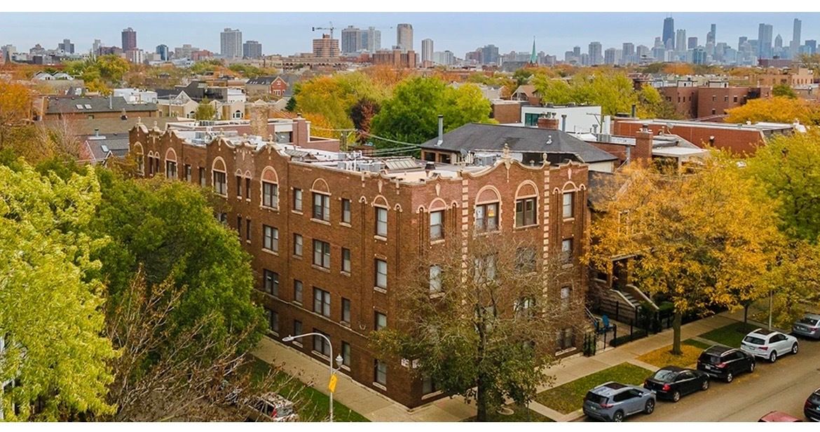 3323 Lakewood Avenue, Chicago, IL 60657