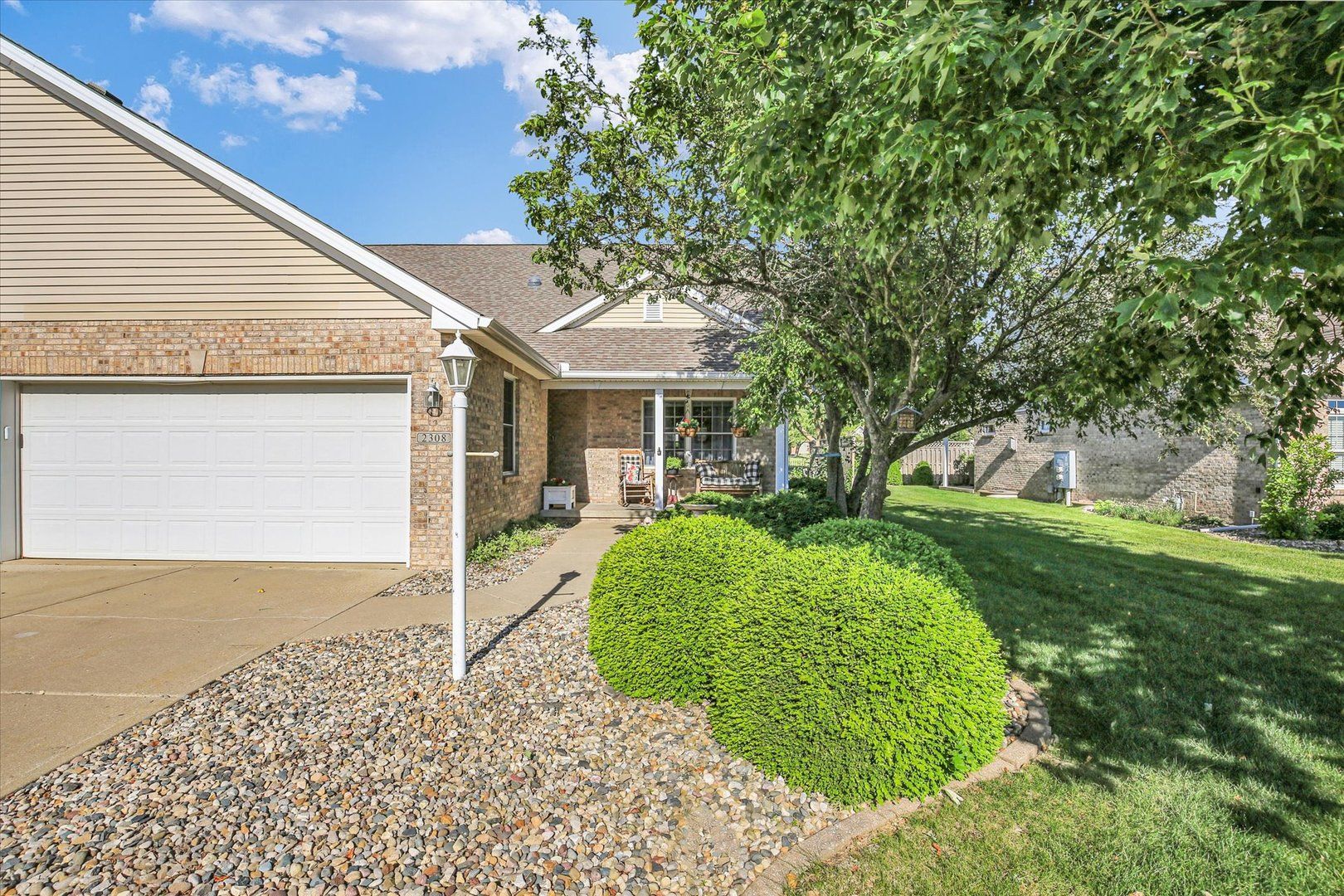 2308 Naples Court #2308 — Champaign, IL 61822