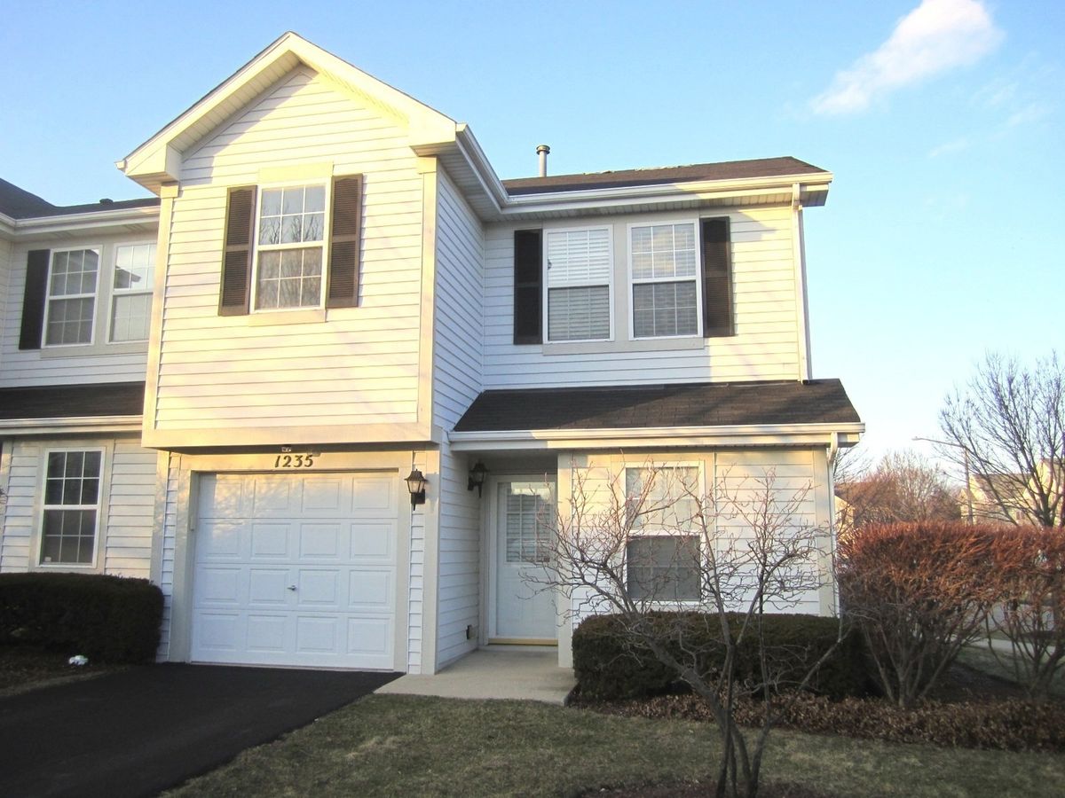 1235 WHISPERING HILLS Drive, Naperville, IL 60540