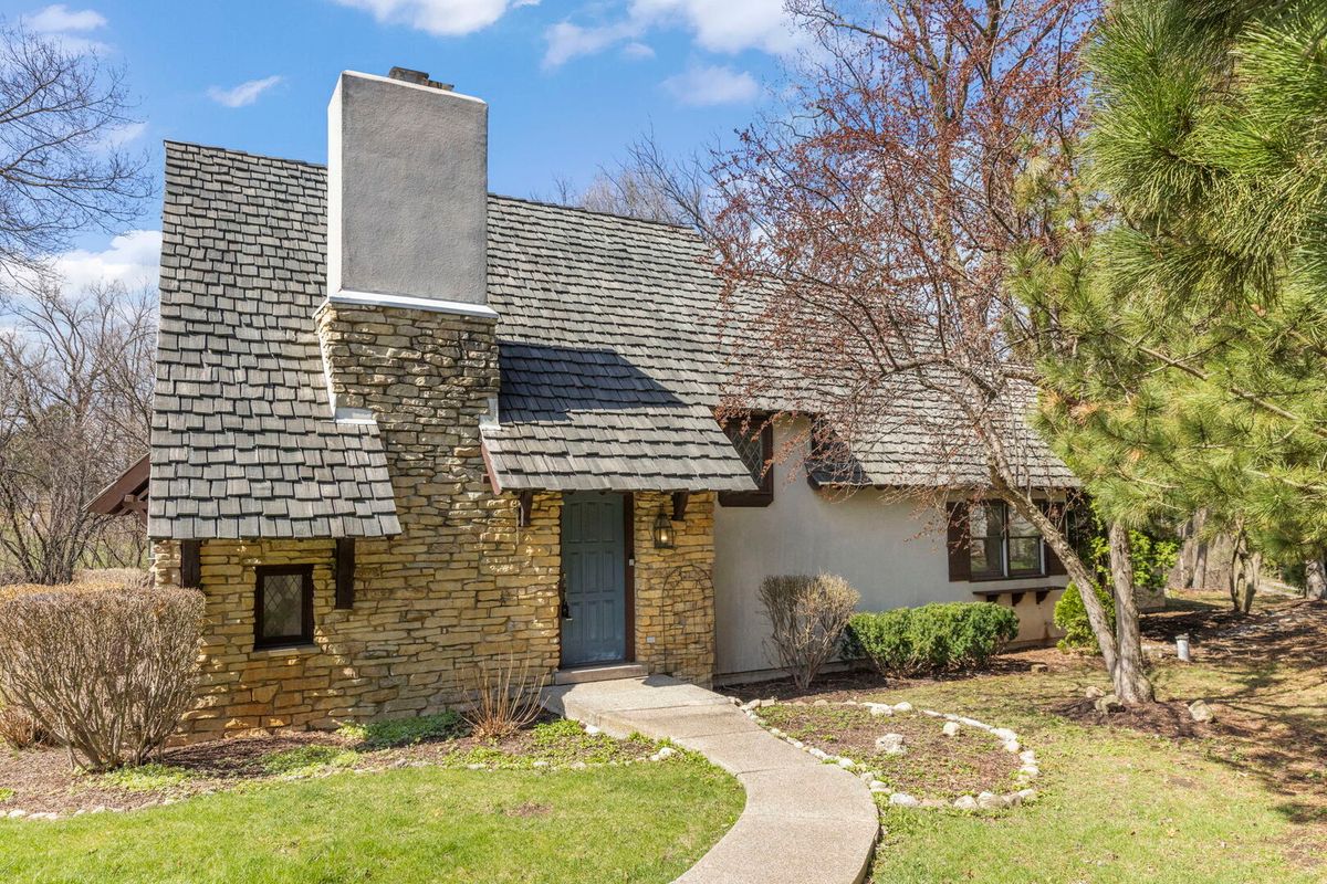 1205 E Bonner Road, Wauconda, IL 60084