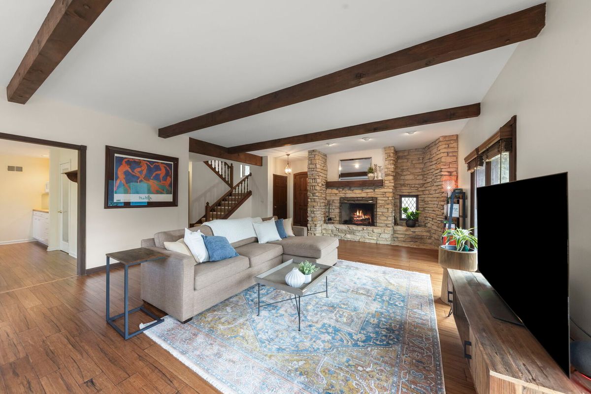 1205 E Bonner Road, Wauconda, IL 60084